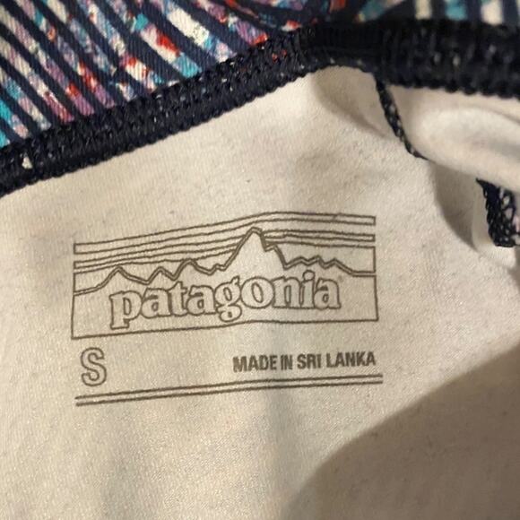 Patagonia Women’s Centered Leggings Sz S Navy Geo Print Yoga Pants 27” Inseam - Picture 10 of 11